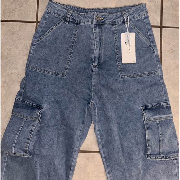 High Waisted Cargo Pants // SiZE M - Picture 6 of 11